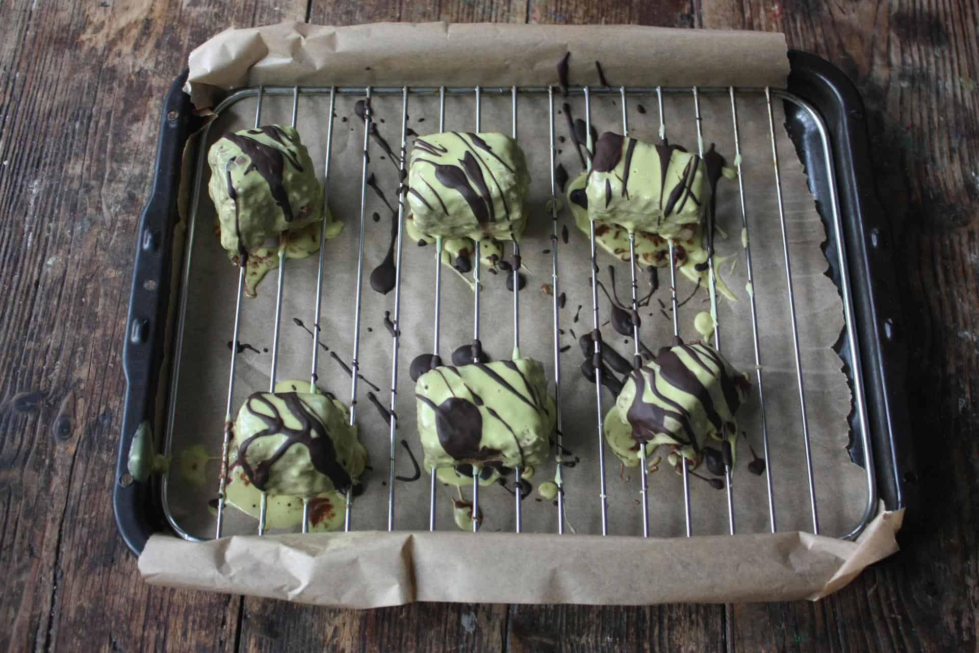 Vegan Fondant Fancies With Chocolate Buttercream And Salted Caramel Fondant The Vegan Word