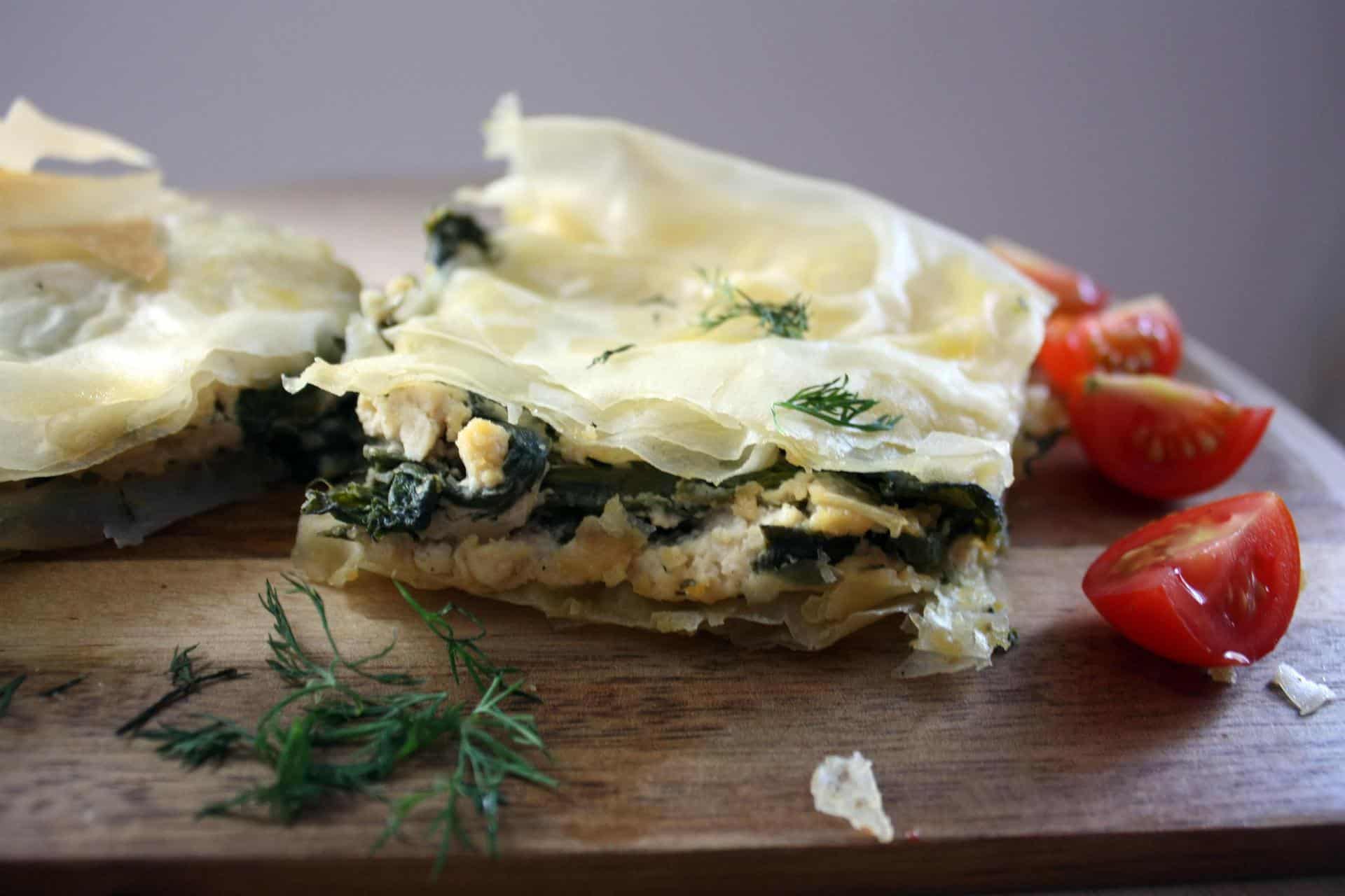 Vegan spanakopita / vegan phyllo pie