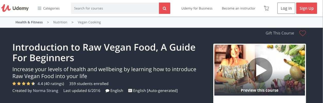 Screenshot do Udemy raw vegan classe de página que mostra o instrutor com a linha de produtos hortícolas