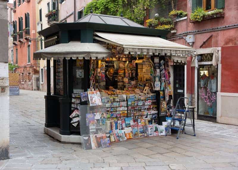 Magazine kiosk