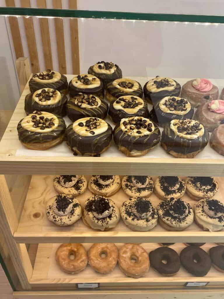 Doughnut display, Bungnuts