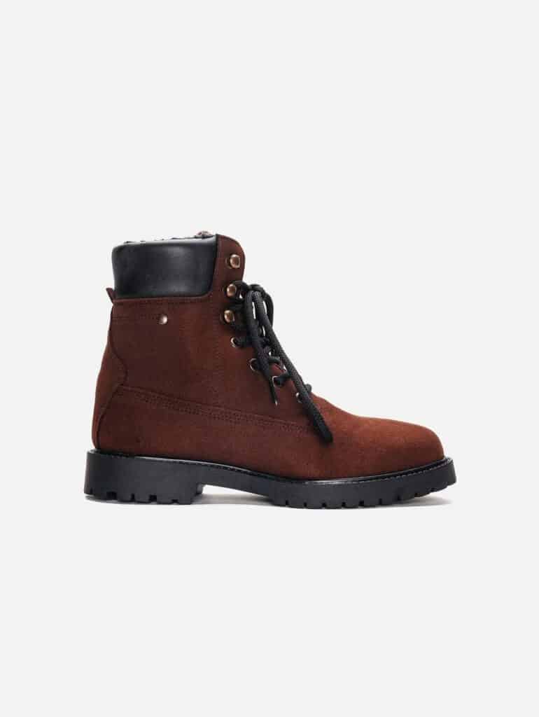 Chestnut brown vegan leather insulated mountain boots from NAE with black laces, soles and ankle cuffs